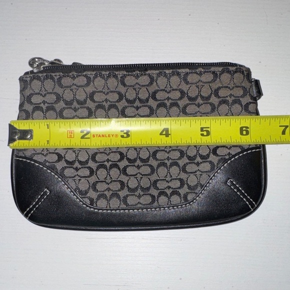 Coach wristlet - Picture 8 of 9
